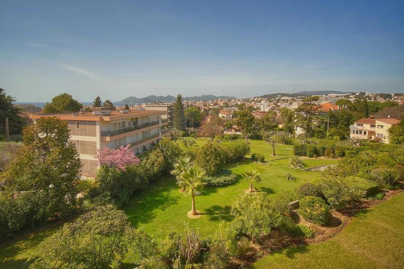 Appartement - 104 m² - 4 pièces