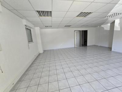 Bureau - 75 m² - 2 pièces