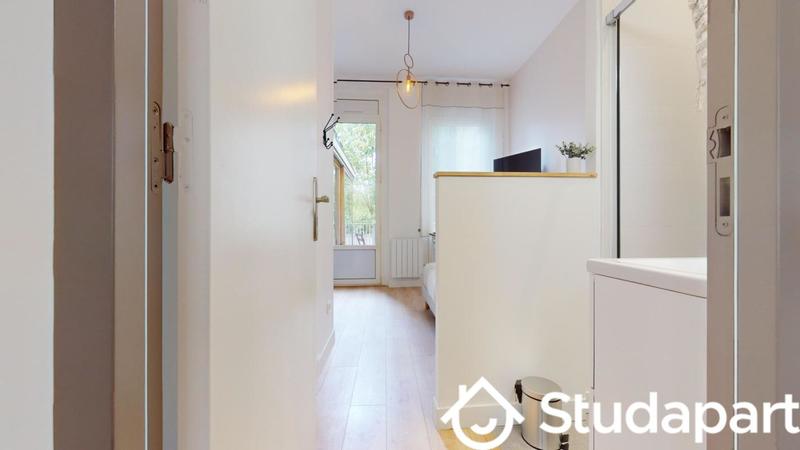 Chambre - 11 m² - 1 pièce