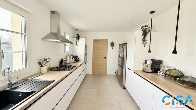 Maison traditionnelle - 122 m² - 6 pièces