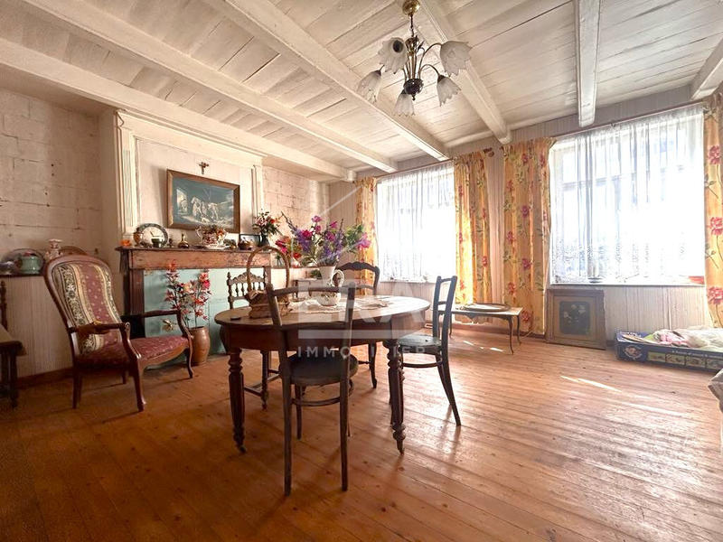 Maison - 165 m² - 9 pièces