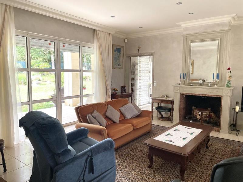 Maison en pierre - 247 m² - 8 pièces