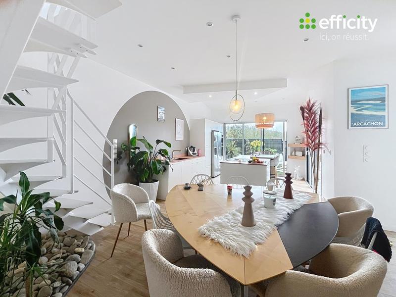 Maison - 175 m² - 6 pièces