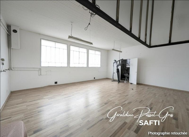 Maison - 220 m² - 8 pièces