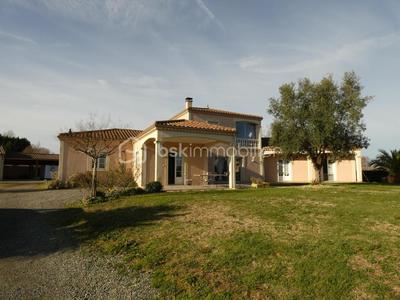Villa - 184 m² - 8 pièces