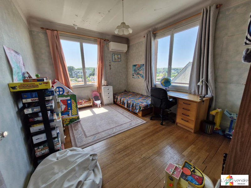 Maison - 249 m² - 9 pièces