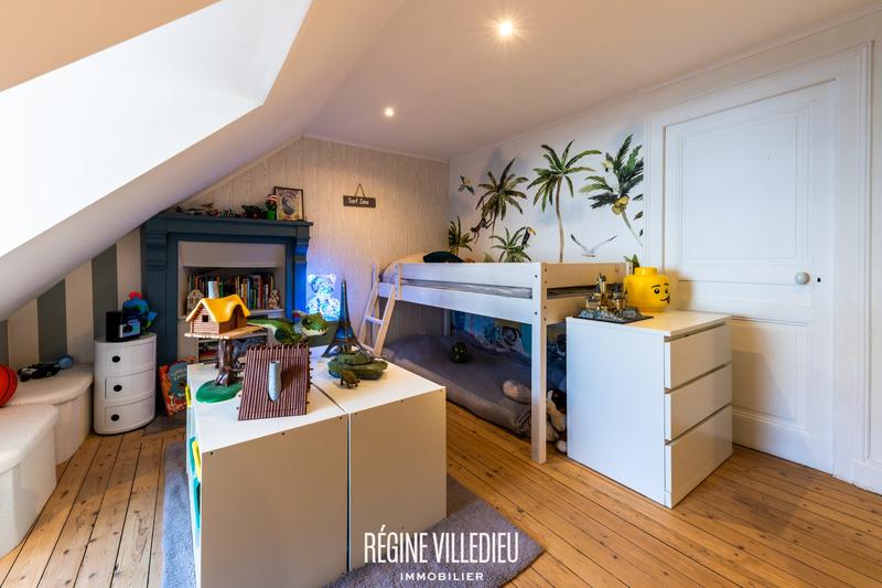 Maison - 153 m² - 7 pièces