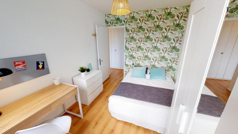 Chambre - 9 m² - 5 pièces