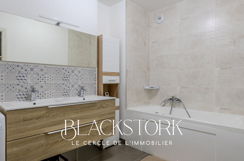 Appartement - 90 m² - 4 pièces