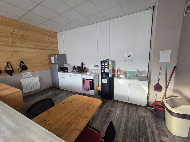 Entrepôt - 667 m² - 4 pièces