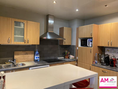 Maison - 220 m² - 9 pièces