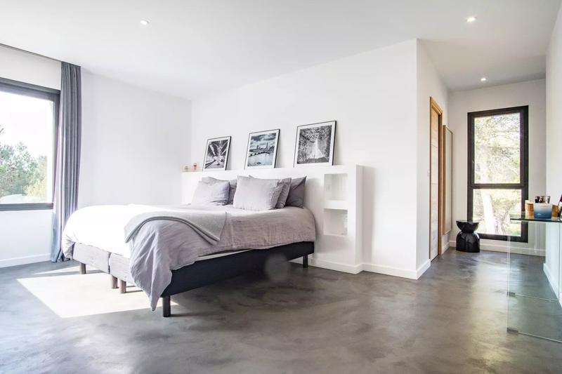 Maison - 220 m² - 5 pièces