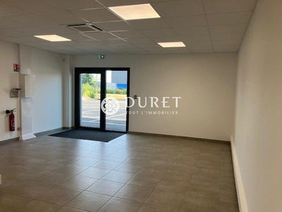 Local d'activités - 735 m²