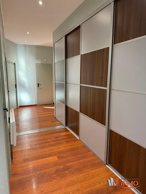 Appartement - 107 m² - 5 pièces