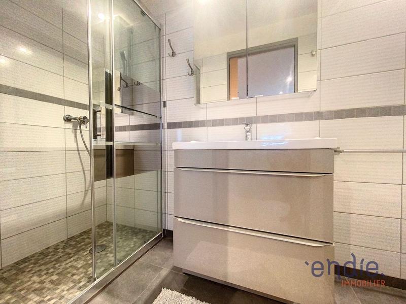 Maison - 350 m² - 14 pièces