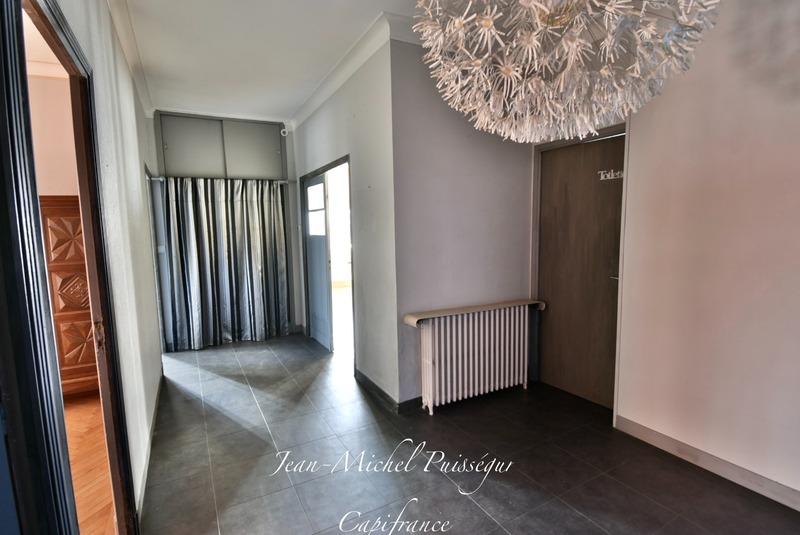 Immeuble - 220 m² - 8 pièces