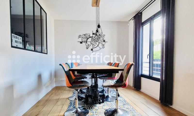 Maison - 180 m² - 5 pièces