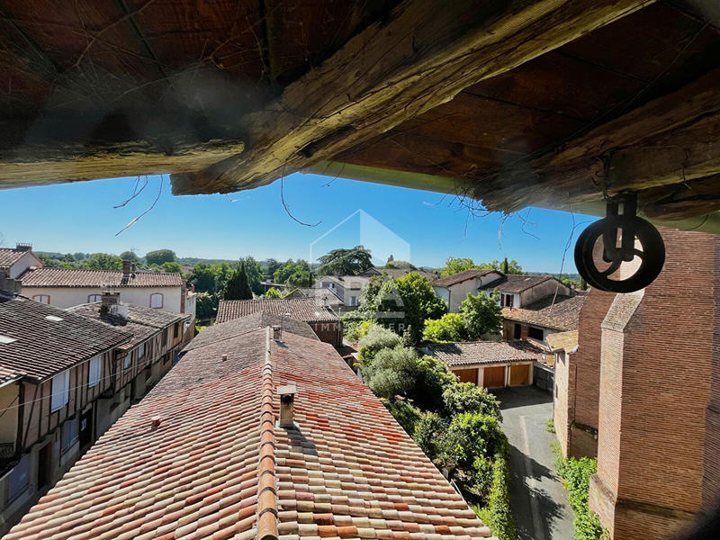 Maison - 320 m² - 9 pièces