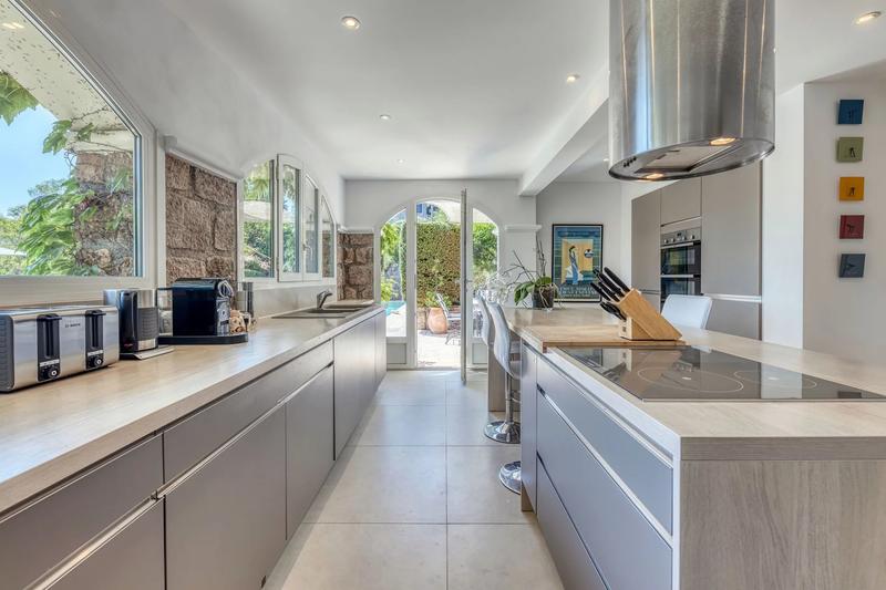 Maison - 195 m² - 6 pièces