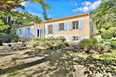 Maison - 365 m² - 11 pièces