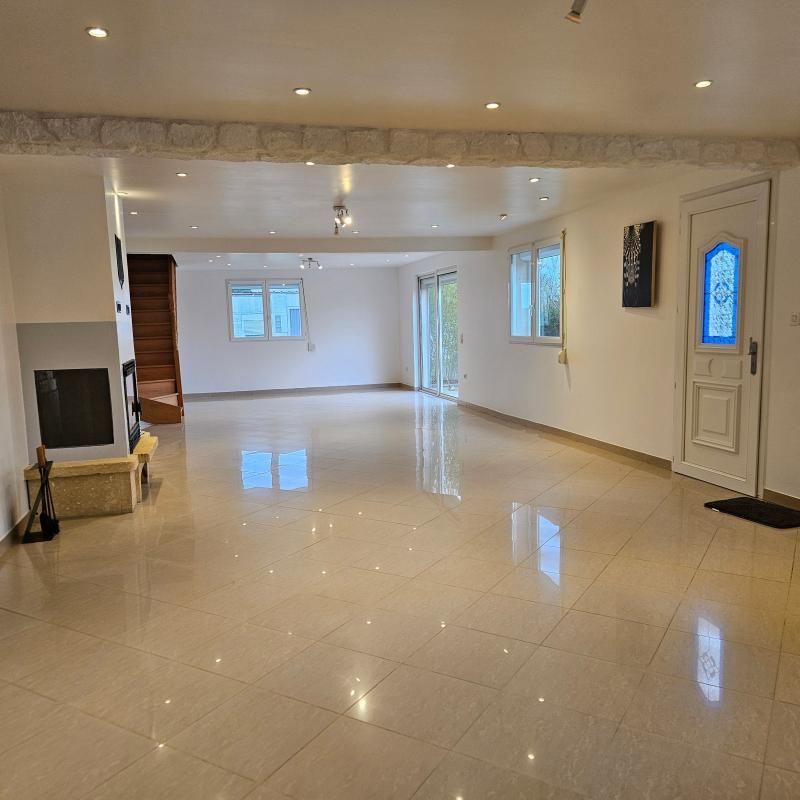 Maison - 210 m² - 7 pièces