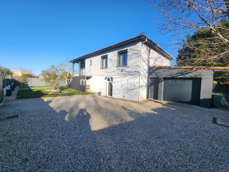 Maison - 180 m² - 5 pièces