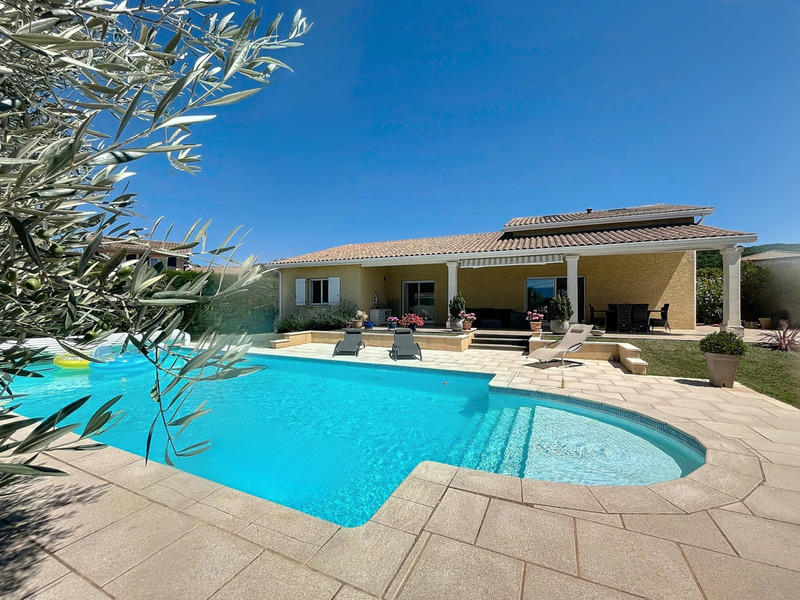 Maison - 165 m² - 6 pièces