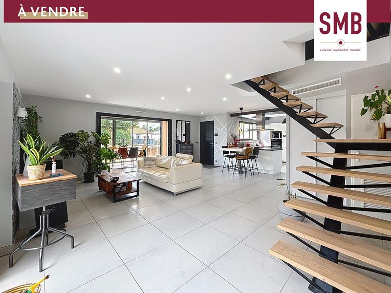 Maison - 101 m² - 5 pièces