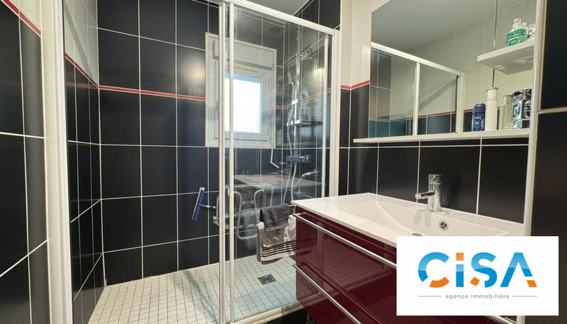 Maison - 128 m² - 7 pièces