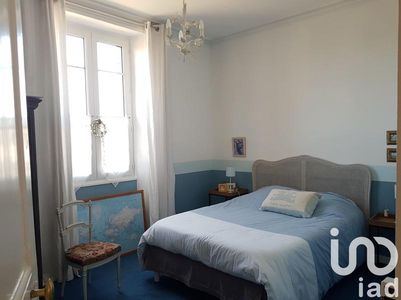 Maison - 216 m² - 13 pièces