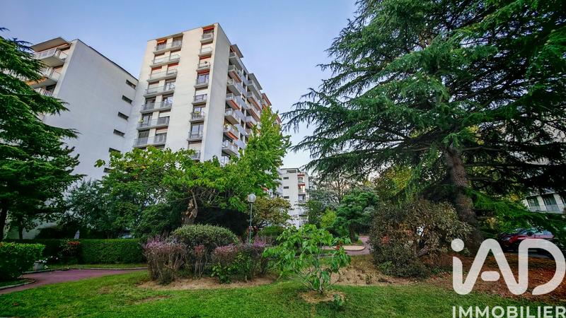 Appartement - 99 m² - 5 pièces