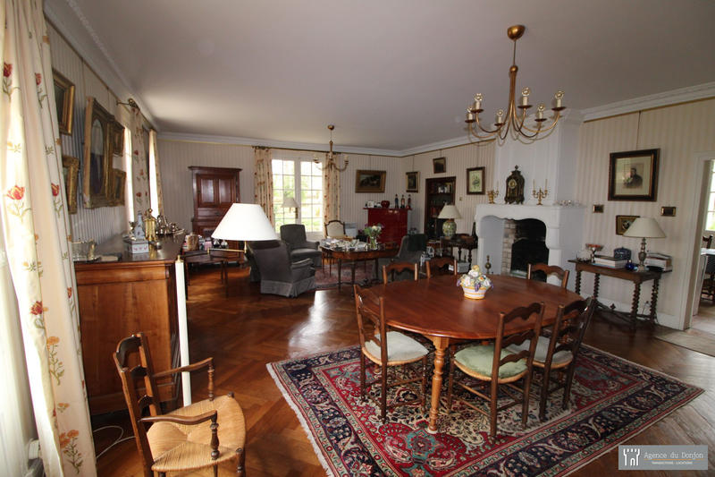 Maison - 308 m² - 12 pièces