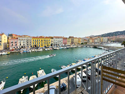 Appartement - 96 m² - 4 pièces