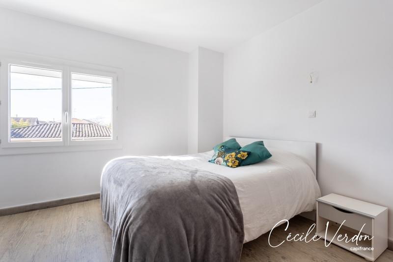 Maison - 177 m² - 8 pièces