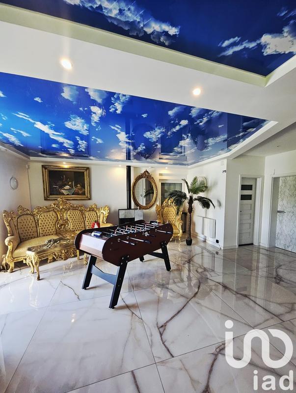 Maison - 273 m² - 8 pièces