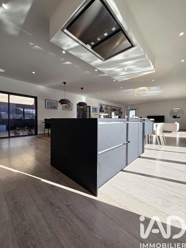 Maison de maîtres - 275 m² - 6 pièces