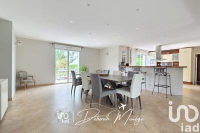 Maison - 195 m² - 8 pièces