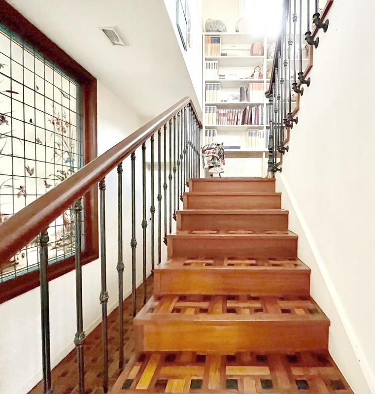 Villa - 222 m² - 6 pièces