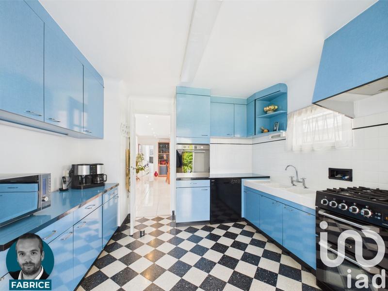 Maison - 216 m² - 8 pièces