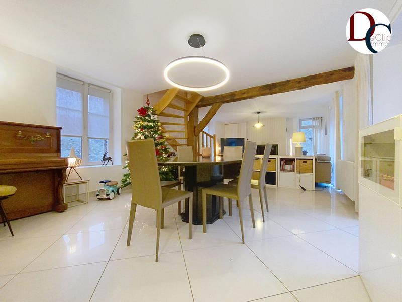 Maison - 197 m² - 10 pièces