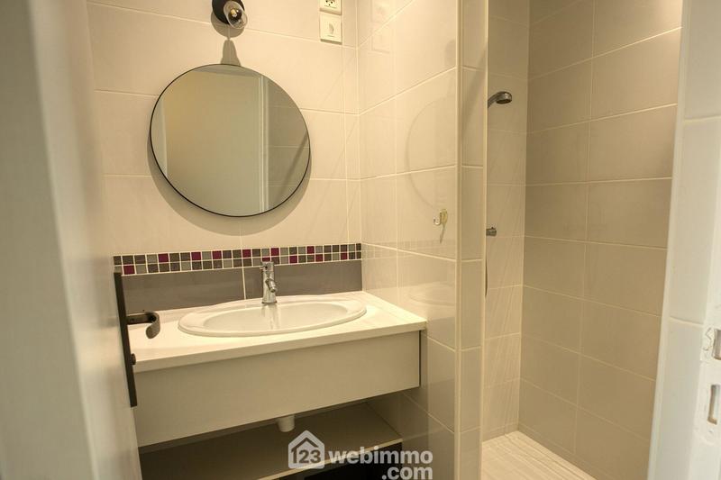 Maison - 239 m² - 11 pièces