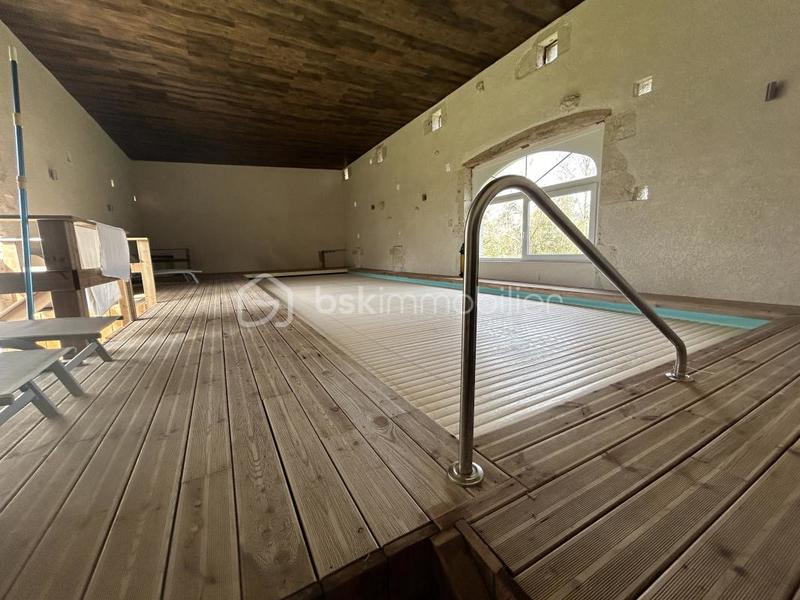 Moulin - 897 m² - 16 pièces