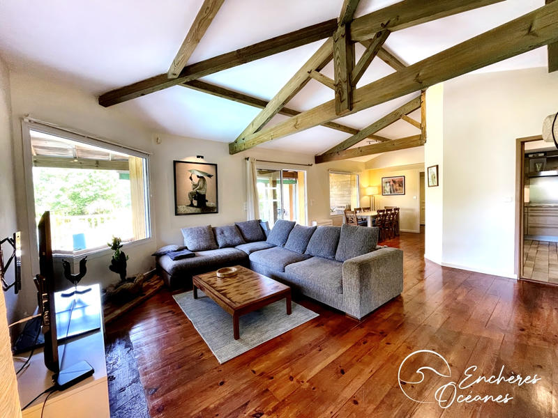 Maison - 230 m² - 6 pièces