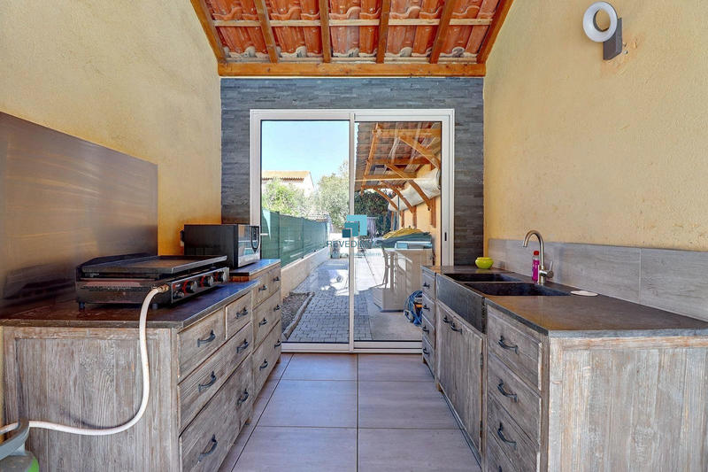 Maison - 97 m² - 5 pièces