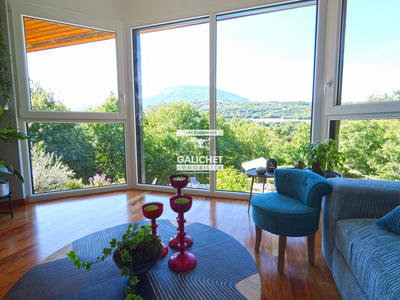 Maison traditionnelle - 155 m² - 5 pièces