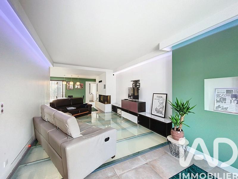 Maison - 180 m² - 5 pièces