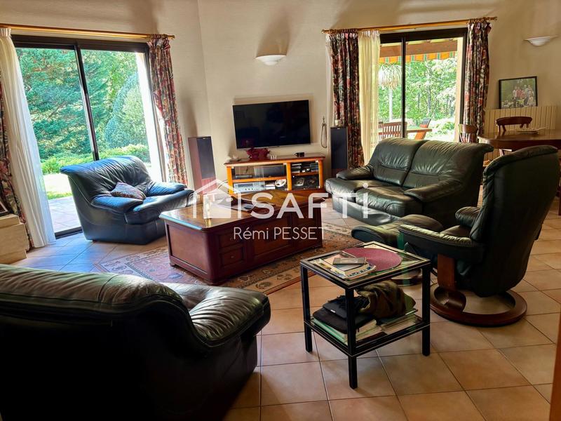 Villa - 180 m² - 6 pièces