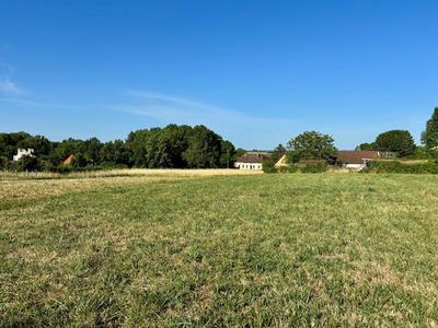 Terrain constructible - 588 m²