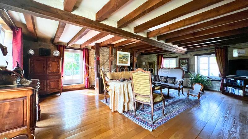 Propriété - 261 m² - 11 pièces