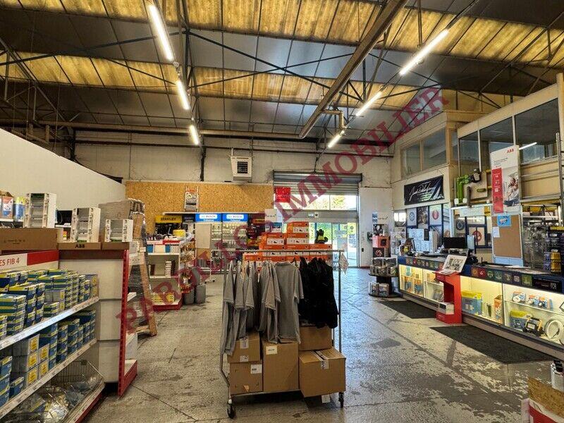 Local commercial - 4 965 m²